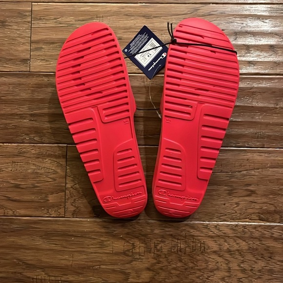 Champion Men’s The Takeover Red Slides Size 14 - Picture 4 of 6